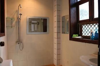 Nanshan Cottage Hotel Baisha (Yunnan) Exterior photo