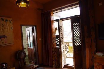Nanshan Cottage Hotel Baisha (Yunnan) Exterior photo