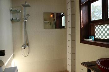 Nanshan Cottage Hotel Baisha (Yunnan) Exterior photo